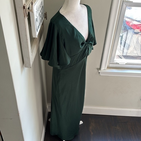Showpo. AMARTINA MIDI V NECK TWIST BODICE FLUTTER SLEEVE DRESS FOREST GREEN NWT - Picture 7 of 16
